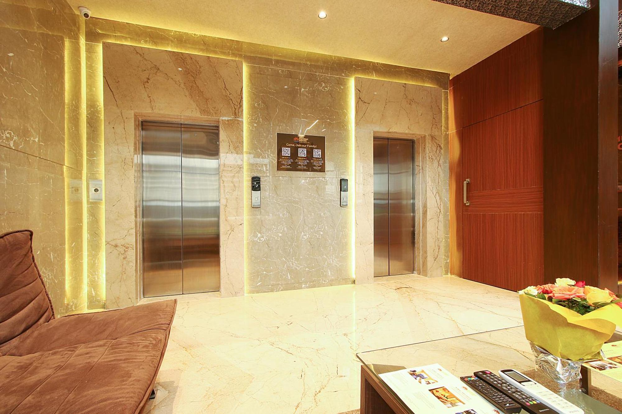Mumbai House Luxury Apartments Santacruz East, Mumbai Eksteriør bilde