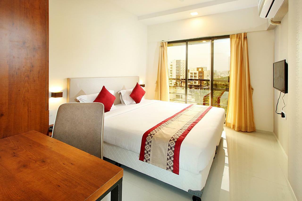 Mumbai House Luxury Apartments Santacruz East, Mumbai Eksteriør bilde