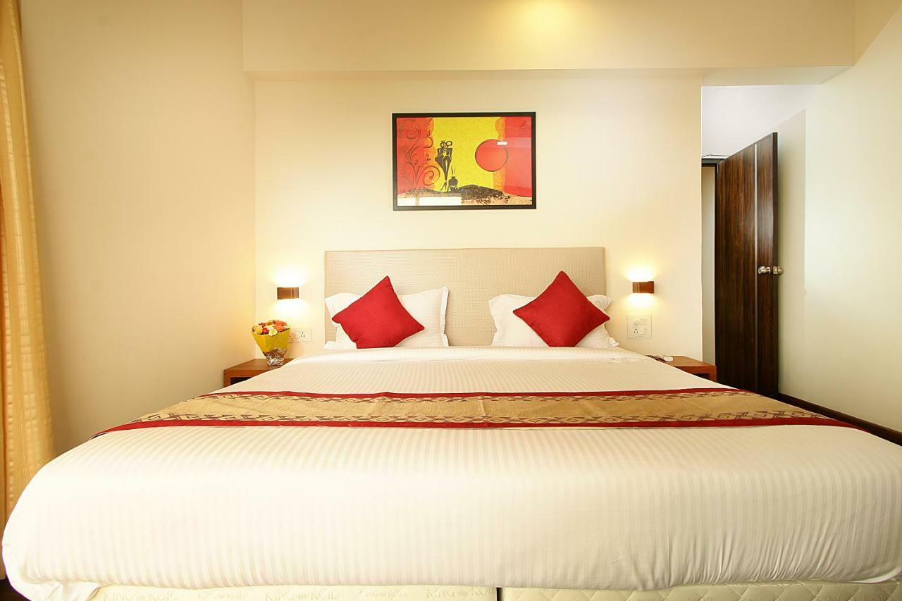Mumbai House Luxury Apartments Santacruz East, Mumbai Eksteriør bilde
