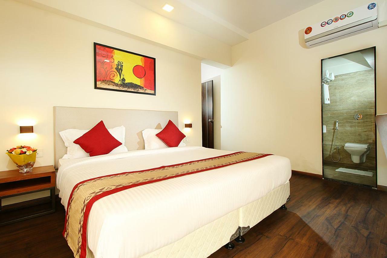 Mumbai House Luxury Apartments Santacruz East, Mumbai Eksteriør bilde